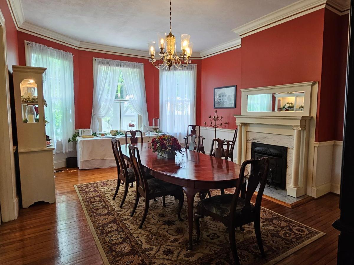 Winridge Manor Bed & Breakfast Madison Heights Ngoại thất bức ảnh